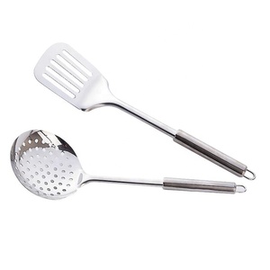 Utensili da <span class=keywords><strong>cucina</strong></span> in acciaio inossidabile girevoli di grandi <span class=keywords><strong>dimensioni</strong></span> per bistecca fritta, utensili da <span class=keywords><strong>cucina</strong></span> con spatola scanalata a manico lungo - Product Image 3