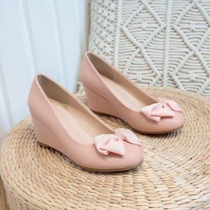 Sandalias de Plataforma con Punta en Pico y Lazo, Color Claro, Cómodas, Transpirables, Elegantes y Casuales para Primavera/Verano - Product Image 2