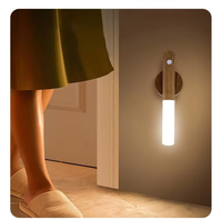 Lampe de nuit portable pour couloir et escalier, lampe de camping USB LED avec détecteur de mouvement, lampe murale à capteur magnétique