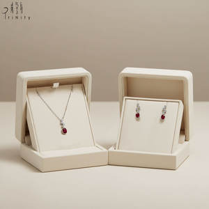 Boucles d'oreilles clous pour femme en or massif 18 carats avec diamants naturels véritables et rubis sang de pigeon, design minimaliste et tendance, collection de bijoux fins, vente chaude - Product Image 4