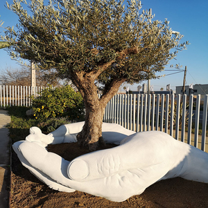Tomarenzo — statue du japon lorquinn, grand décor de jardin, arbre en résine sur les deux mains - Product Image 3