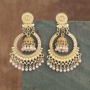 Orecchini Pendenti Classici Vintage Color Oro, Orecchini Bohémien da Donna con Fiori, Campanelle, Perle e Nappine, Gioielli Indiani Jhumka - Product Image 1
