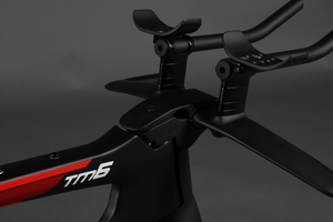Vélo <span class=keywords><strong>de</strong></span> <span class=keywords><strong>triathlon</strong></span> <span class=keywords><strong>de</strong></span> haute qualité Hongfu, équipé d'un guidon et d'un équipement professionnel - Product Image 4