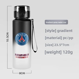 Bouteille d'eau en matériau <span class=keywords><strong>PC</strong></span> pour supporters de football avec isolation thermique, souvenir des équipes de football de Paris, Barcelone, Arsenal - Product Image 3