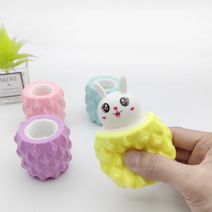 Nouvelle sortie Jincan : Jouet à presser musical anti-stress en forme de lapin ananas pour filles - Product Image 6