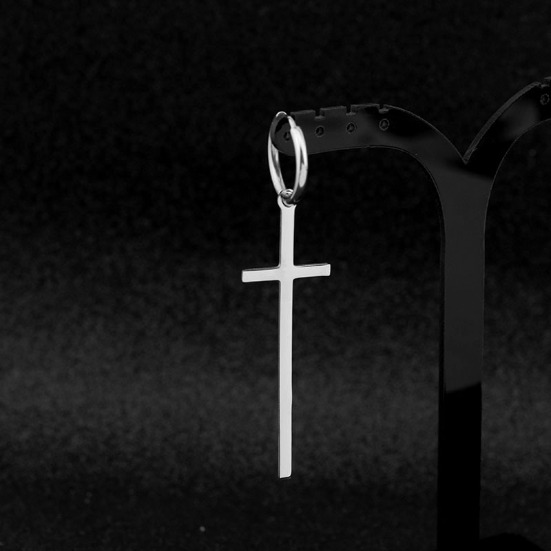 E023-S2 (Une boucle d'oreille avec trous pour les oreilles)