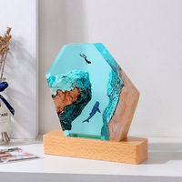2023 nouveau Design océan plongeur baleine résine lampe de Table résine époxy Base en bois Led lampe décorative de table pour la maison hôtel Bar