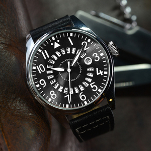 นาฬิกาข้อมือควอตซ์สไตล์นักบินวินเทจสำหรับผู้ชาย หน้าปัดหมุนแสดงวันที่ สายหนังสีดำ - Product Image 5