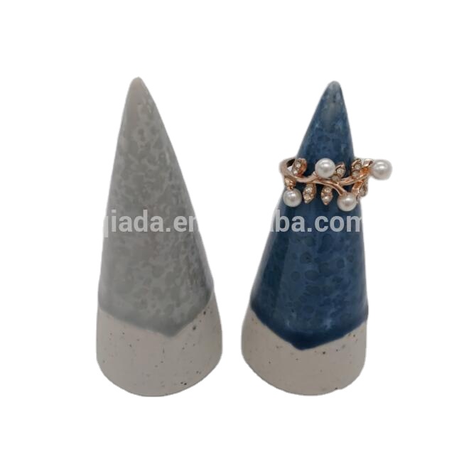 Пользовательский новый дизайн ювелирный магазин дисплей конусная форма керамическое кольцо держатель