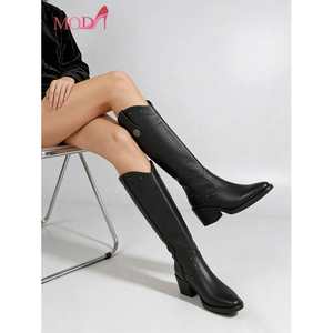 Botas Negras de Mujer Mod1 con Diseño de Remaches, Punta Puntiaguda, Tacón Grueso, Botas Clásicas para Vacaciones - Product Image 3