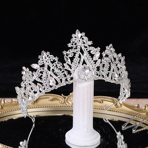 มงกุฎทองคำ มงกุฎดอกไม้สีขาวอัลลอยด์สุดหรูทันสมัย มงกุฎประดับดอกไม้สำหรับมงกุฎทรงสูง มงกุฎฟอร์ด มงกุฎไทรา มงกุฎวิคตอเรีย อุปกรณ์เสริม - Product Image 2