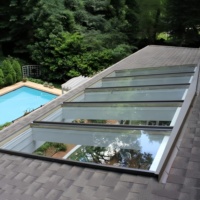 Persienne de lucarne de toit de maison étanche à double vitrage personnalisé moderne nouveau cadre de profil en alliage d'aluminium vertical automatique