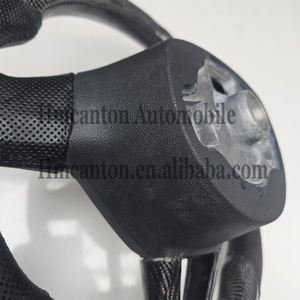 Volant de voiture en cuir perforé en fibre de carbone pour Skoda Octavia – Offre spéciale - Product Image 4