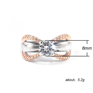 Anello di fidanzamento con zirconi rotondi bicolore per donna, elegante gioiello da dito alla moda - Product Image 4