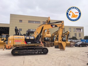 รถขุดตีนตะขาบ Caterpillar 320D มือสอง ขนาด 20 ตัน พร้อมเครื่องยนต์สำหรับขาย - Product Image 2
