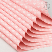 Papier d'emballage floral rose et blanc en forme de cœur 58*58cm, film BOPP mat imperméable pour emballage de bouquets haut de gamme