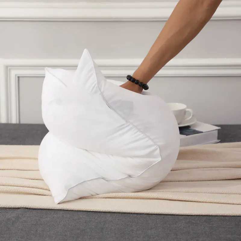 Vendita calda bianco PP cotone 48*74cm per Hotel cuscini di alta qualità in fibra di poliestere federa