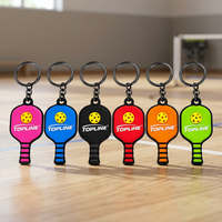 Porte-clés sportif mini pickleball tendance et mignon, breloque de sac en plastique en forme de raquette de pickleball, cadeaux de fête pour les fans de pickleball