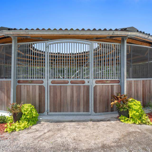 맞춤형 Pvc 또는 대나무 보드 승마 말 워커 지붕 옵션 4-10 말 용량 워커 기계 - Product Image 5