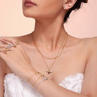 Parure 4 pièces anti-ternissement en acier inoxydable plaqué or 18 carats avec collier, bagues, bracelet et boucles d'oreilles abeilles serties de zircone cubique pour femme