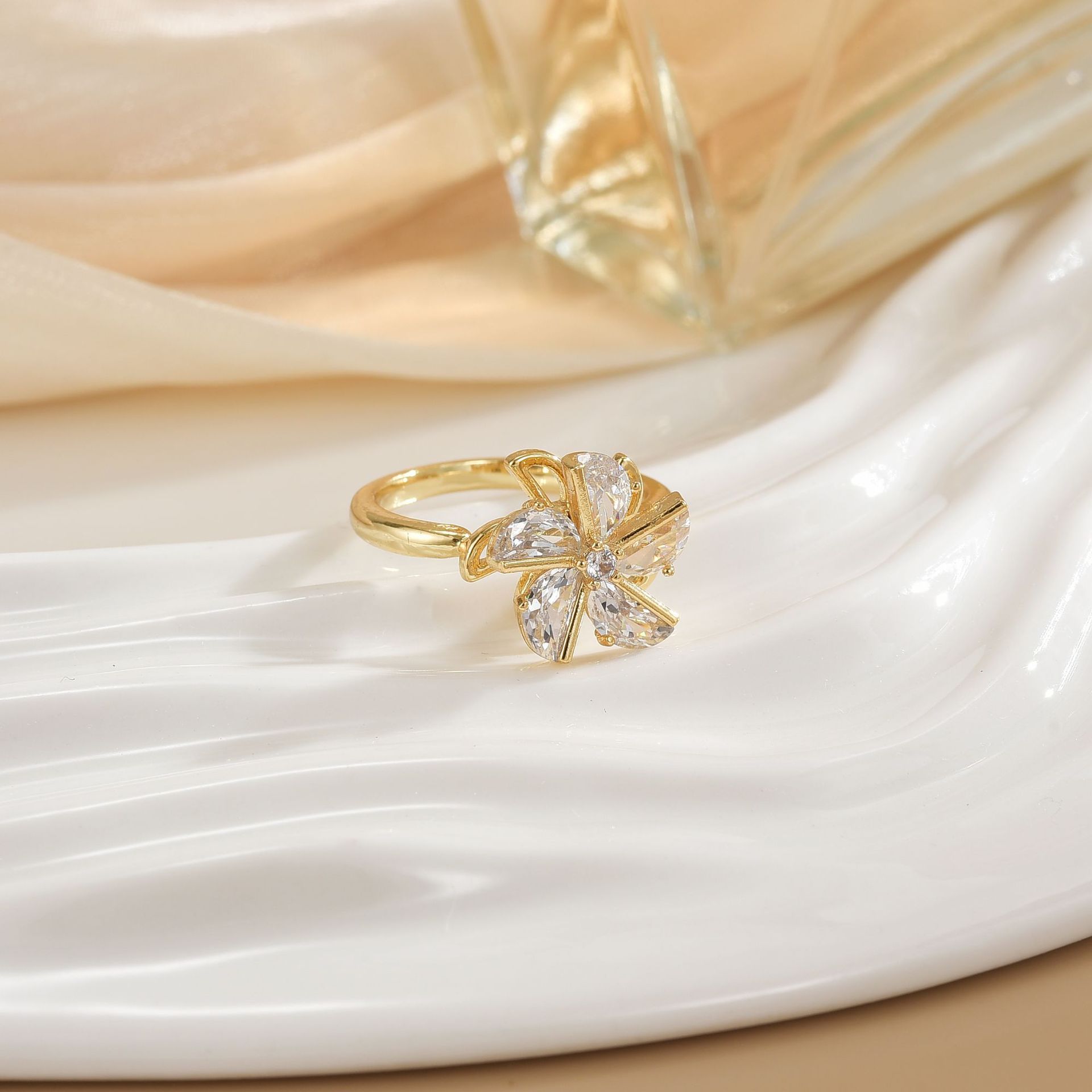 Rotating ring 01