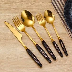 <span class=keywords><strong>Vendita</strong></span> calda 24 pezzi <span class=keywords><strong>in</strong></span> acciaio inox ceramica manico posate Set forchetta coltello cucchiaio Set per la casa - Product Image 5