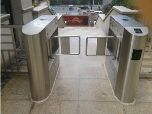 RFID 리더 및 QR 스캐너 액세스 제어 스윙 배리어 개찰구 게이트 삼각대 스틸 플랩 배리어 높은 보안 - Product Image 3