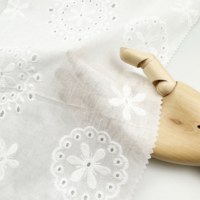 Tissu en dentelle de coton brodé floral tissé pour robe bohème