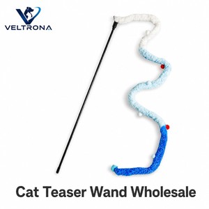 Baguette de chaton interactive avec pompon en chenille bleu dégradé et clochette, tige en plastique de 50 cm - Product Image 5