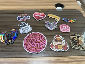 Etiquetas Adhesivas de Vinilo PVC Impresas Personalizadas, Resistentes al Agua y a los Rayos UV, Circulares con Logotipo de Marca para Empaquetado - Product Image 5