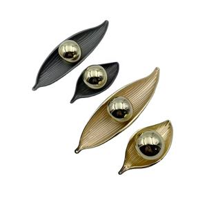 Kenop Dapur Gaya Mewah Modern Bentuk Bulat Stereo Lubang Tunggal Tembaga Abu-abu Perak Emas Kenop Furnitur - Product Image 1