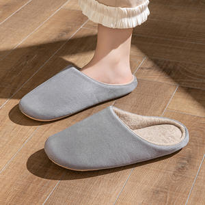 Chaussons pour homme et femme, élégants et tendance, pour l'extérieur, avec ajustement polyvalent et fonction antidérapante - Product Image 3
