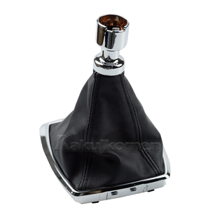 Copertura antipolvere del cambio in alluminio cromato per polsino in pelle <span class=keywords><strong>Ford</strong></span> <span class=keywords><strong>Kuga</strong></span> 08-12/C-Max 07-10 GB64637AA 8V4R-7P002-KB <span class=keywords><strong>accessori</strong></span> <span class=keywords><strong>auto</strong></span> - Product Image 1