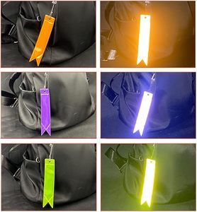 Colgante Reflectante de PVC Resistente al Agua, Accesorio Versátil Esencial para la Visibilidad Nocturna y la Prevención de Accidentes - Product Image 5