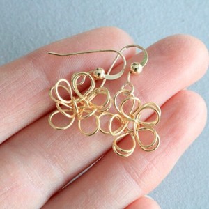Boucles d'oreilles en fil métallique personnalisées, cadeau pour maman, boucles d'oreilles cascade dorées, bijoux, cadeau pour la fête des mères - Product Image 5