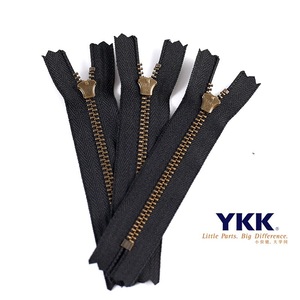 Glissière <span class=keywords><strong>YKK</strong></span> à verrouillage automatique, faible MOQ, vente en gros directe usine # 3 # 5 # <span class=keywords><strong>8</strong></span> Fermetures <span class=keywords><strong>éclair</strong></span> en laiton et cuivre personnalisées <span class=keywords><strong>YKK</strong></span> pour jeans - Product Image 5