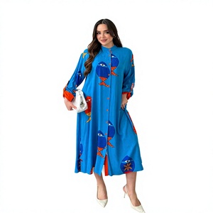 Robe décontractée élégante et confortable pour femme, motif floral, longueur genou, collection vacances, vente en gros - Product Image 1