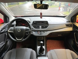Offre Spéciale 2016 Baojun <span class=keywords><strong>310</strong></span> Comfort 1.2L 82CV 5MT Manuelle Économe en Carburant Essence Berline d'occasion à vendre - Product Image 5