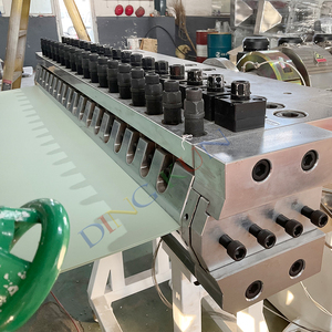 Línea de producción de extrusora de mármol Flexible de PVC de hoja de mármol Uv Artificial de plástico automático DINGKUN con certificación CE - Product Image 4