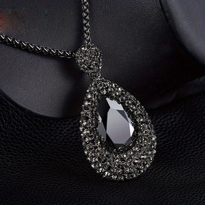 สร้อยคอไรน์สโตนหยดน้ำประกาย-เก๋ไก๋เป็นประกายสำหรับสุภาพสตรีที่ทันสมัยดีไซน์เรียบง่ายและไร้กาลเวลา - Product Image 3