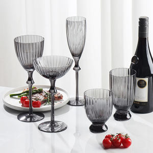 Vente en gros gobelet à vin rouge champagne ensemble de gobelets à <span class=keywords><strong>eau</strong></span> <span class=keywords><strong>gris</strong></span> fumée verrerie côtelée moderne pour la location de mariage - Product Image 3