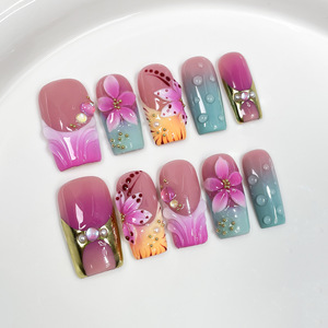 Faux ongles à presser bordeaux foncé ombré, motif floral 3D en organza, perles métalliques, longueur moyenne, forme carrée, base nude transparente, nail art romantique - Product Image 4
