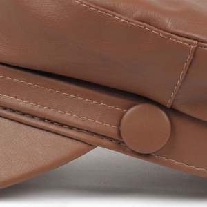 Béret plat en cuir PU coupe-vent pour femme, nouvelle collection printemps, idéal pour le sport, les loisirs, les activités de plein air et les voyages - Product Image 5