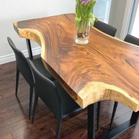 Meubles de salle à manger modernes et tendance, table de salle à manger en bois massif de noyer avec bordure naturelle, plateau de table de restaurant