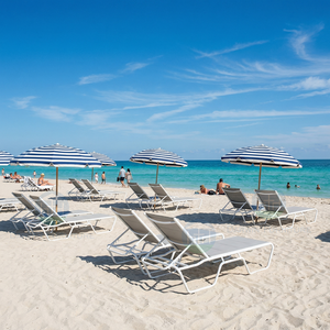 Moderner Tragbarer Metall-Poolliegestuhl Kommerzieller Strandliegestuhl für Vermietung Outdoor-Sonnenliegen Klappbare und Langlebige Möbel - Product Image 2