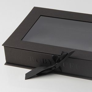 Boîte-cadeau noire de luxe de style chaud fenêtre découpée insertion transparente <span class=keywords><strong>en</strong></span> PVC fermeture magnétique affichage de bijoux emballage <span class=keywords><strong>en</strong></span> papier personnalisé boîte-cadeau - Product Image 6