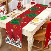Chemin de table de Noël rouge avec motif gnome suédois Tomte, branche de pin et flocon de neige, décoration de table pour les fêtes d'hiver à la maison