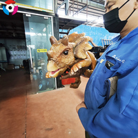 Marionnette de Scène Animatronique Réaliste Bébé Triceratops – Accessoire Interactif Professionnel pour Spectacles et Événements