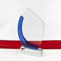 Trofeo in cristallo trasparente personalizzato a buon mercato all'ingrosso trofeo in cristallo personalizzato trofeo premio in cristallo trasparente