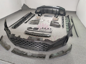 Assemblage de pare-chocs de voiture de calandre avant en matériau PP Kits de carrosserie <span class=keywords><strong>R8</strong></span> pour <span class=keywords><strong>Audi</strong></span> <span class=keywords><strong>R8</strong></span> 2016-2021 mise à niveau <span class=keywords><strong>2022</strong></span> nouveau kit de carrosserie de lifting - Product Image 2